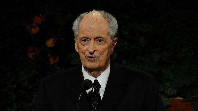 Robert-Hales-Oct-2010-gconf-sa.jpg