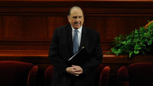 Thomas-Monson-Oct-gconf-2010-solo-sa.JPG