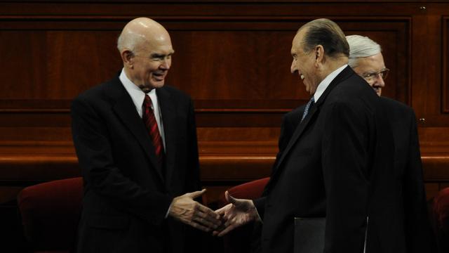elder-oaks-newsbio-GC-Oct-2010-with-monson.JPG
